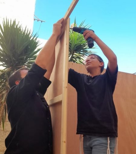 בונים סוכות ביוזמת 'חסדי נעמי'